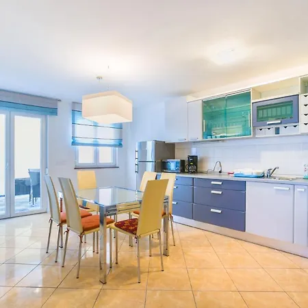 דירה Ivana 3.5 *
